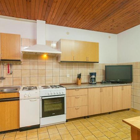 1 Bedroom Cozy Apartment In Splitska Exterior photo